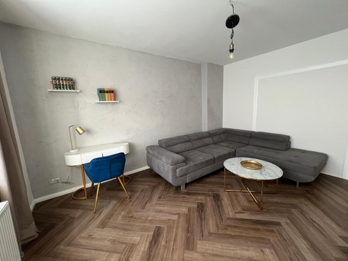 Exklusive 2 Eg Mit Balkon In Lage! *
