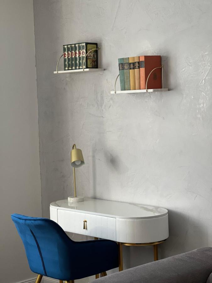 Apartment Exklusive 2 Eg Mit Balkon In Lage!