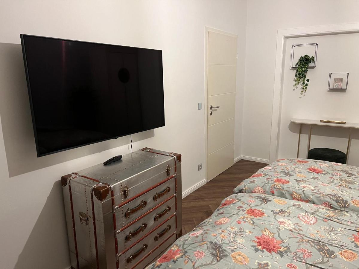 Apartment Exklusive 2 Eg Mit Balkon In Lage! *