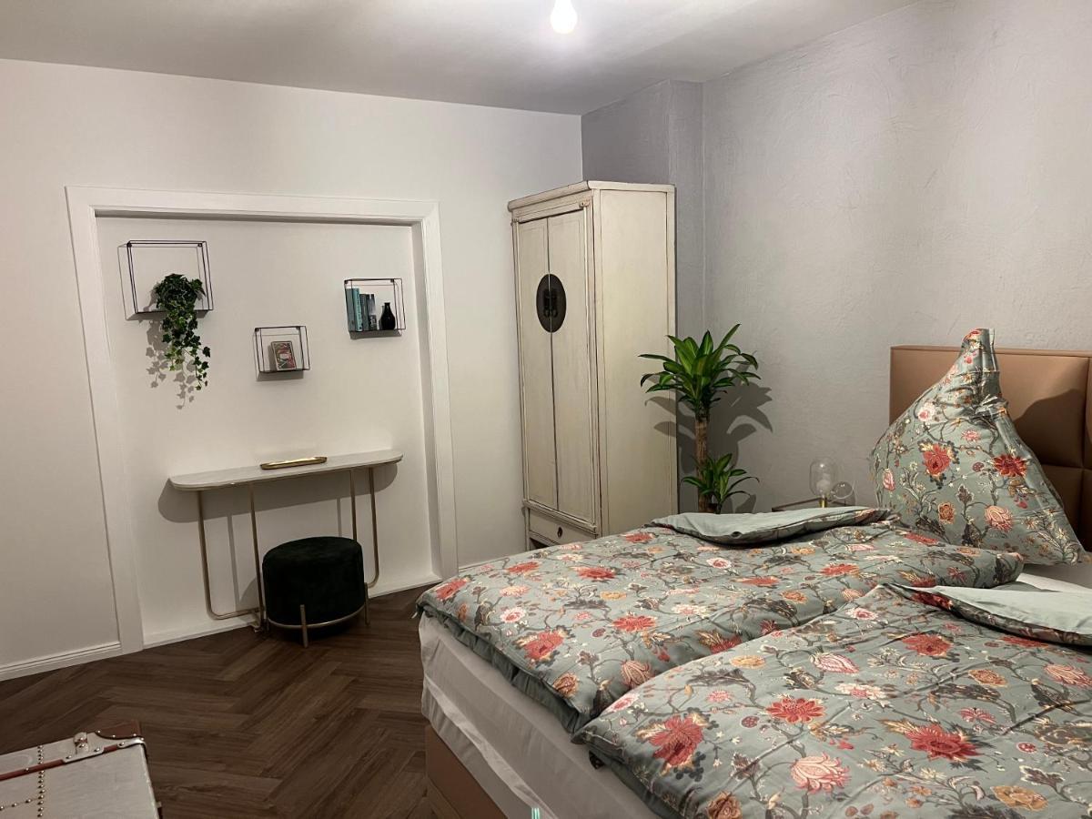 Exklusive 2 Eg Mit Balkon In Lage! Apartment *