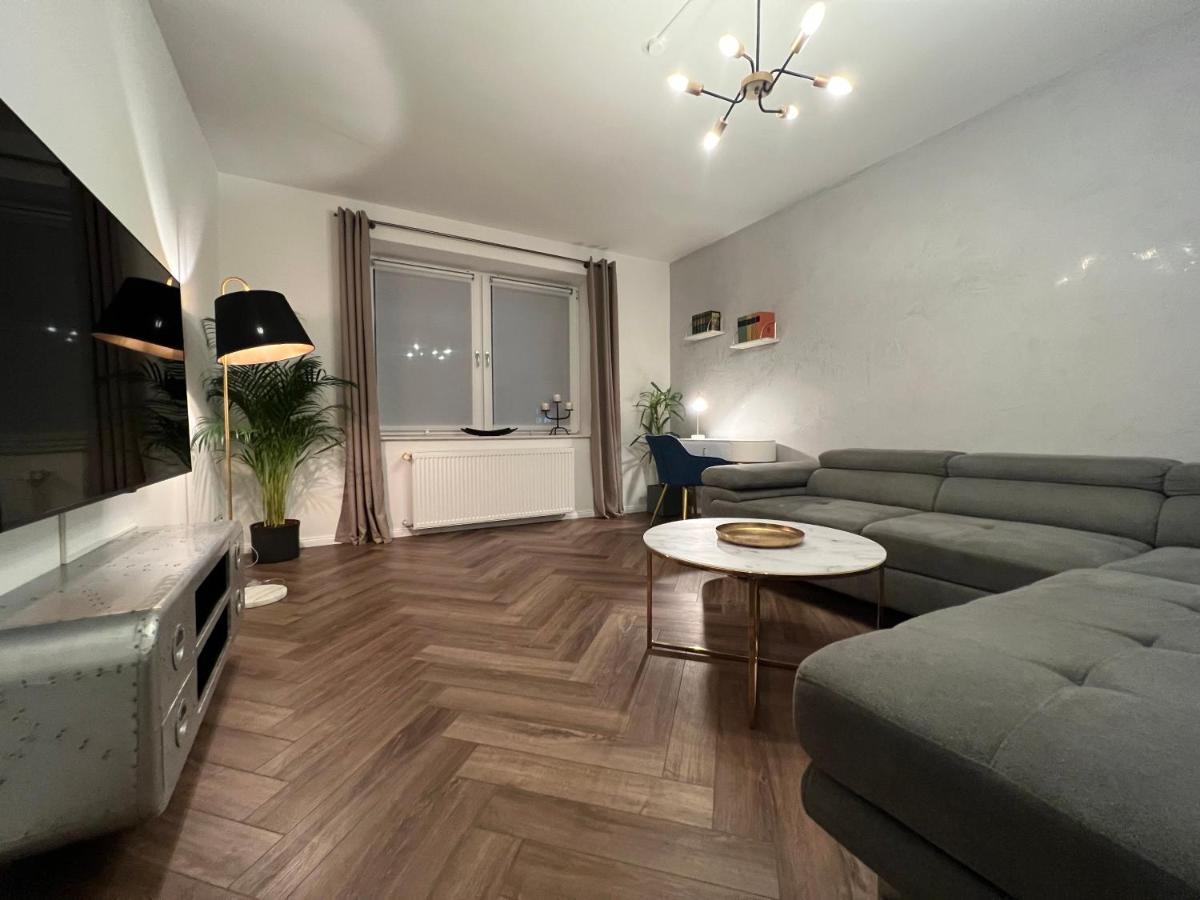 Apartment Exklusive 2 Eg Mit Balkon In Lage!