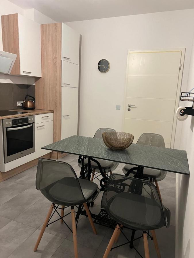 Exklusive 2 Eg Mit Balkon In Lage! *
